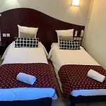 Les Commercants Hotel