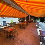 Les Commercants Hotel