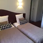 Les Commercants Hotel