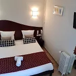 Les Commercants Hotel 2*