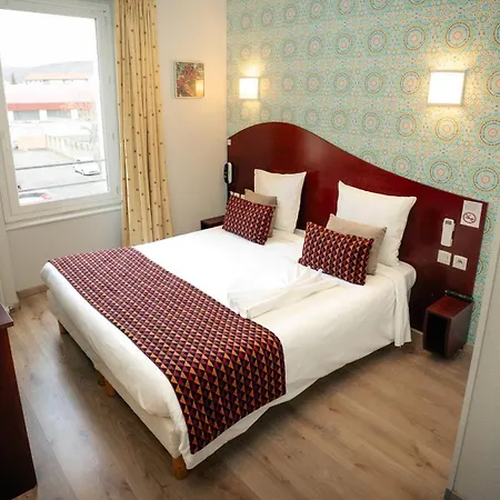 Les Commercants Hotel