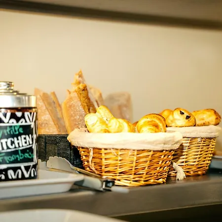 Les Commercants Hotel 2*