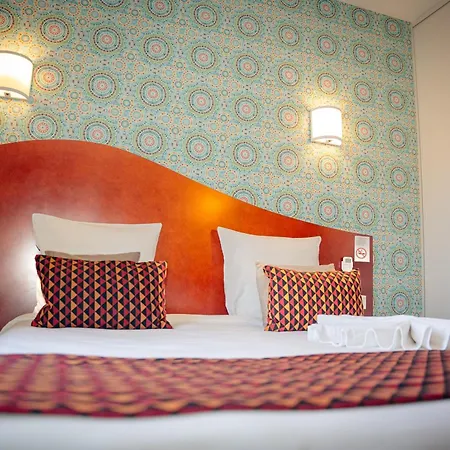 Les Commercants Hotel