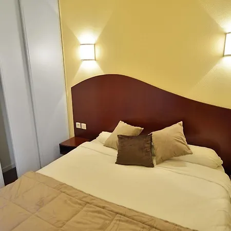 Les Commercants Hotel 2*