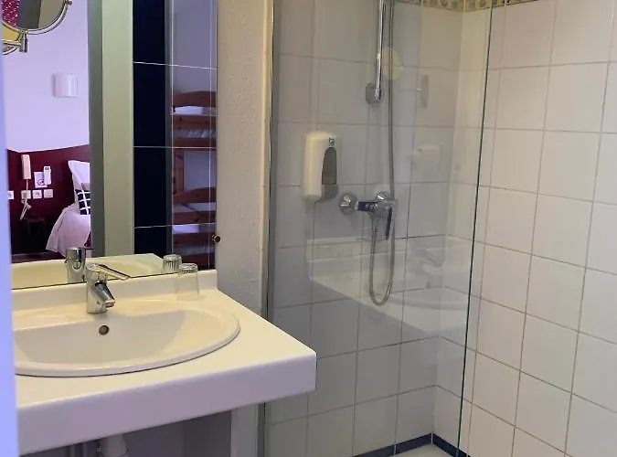 Les Commercants فندق 2*