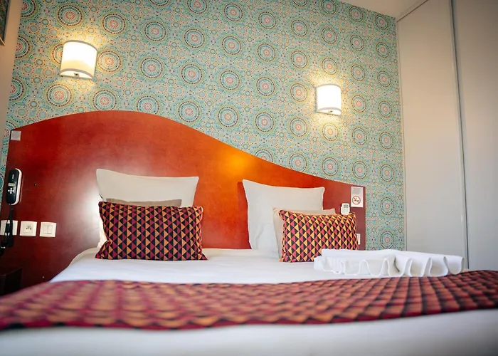 Les Commercants فندق