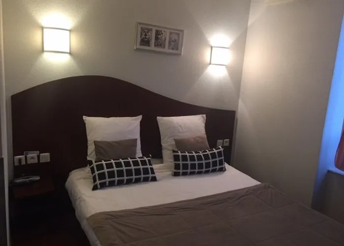 雷康梅尔坎酒店 2* 克莱蒙费朗