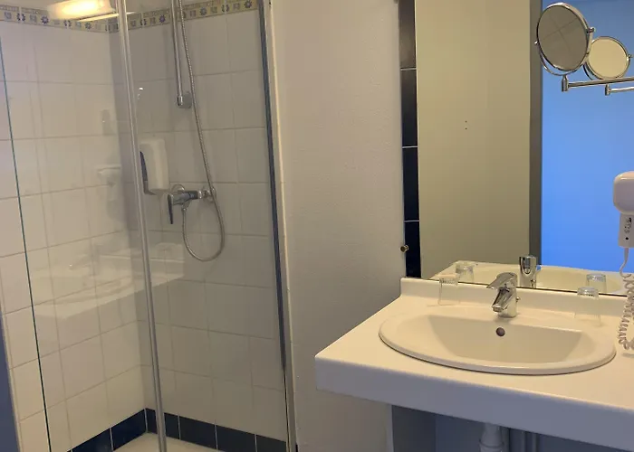 Les Commercants 2* كليرمونت-فيراند