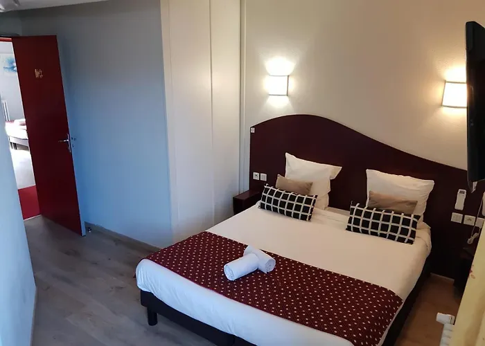 Les Commercants 2* كليرمونت-فيراند